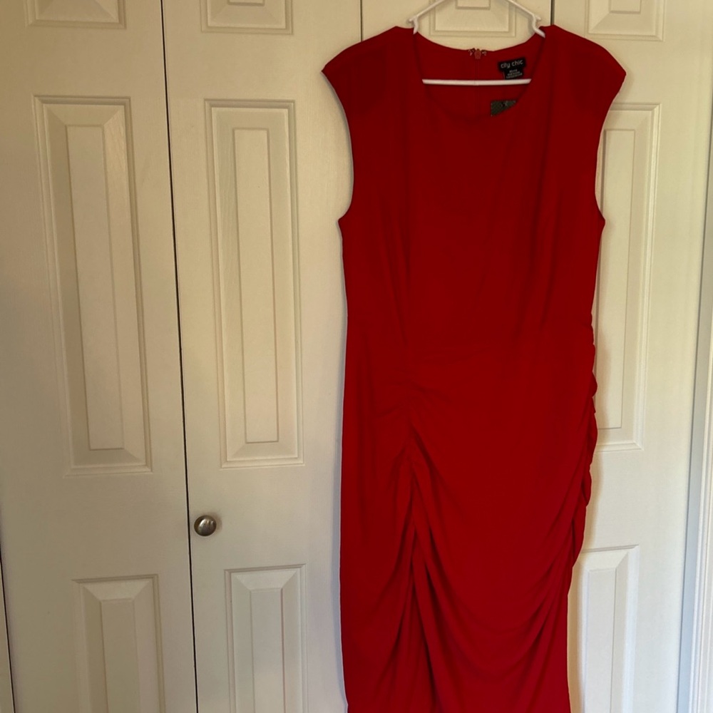 City Chic By Macy’s Love Red Plus Sz XS/14 Sheath Dress Front/Side Ruching Lined